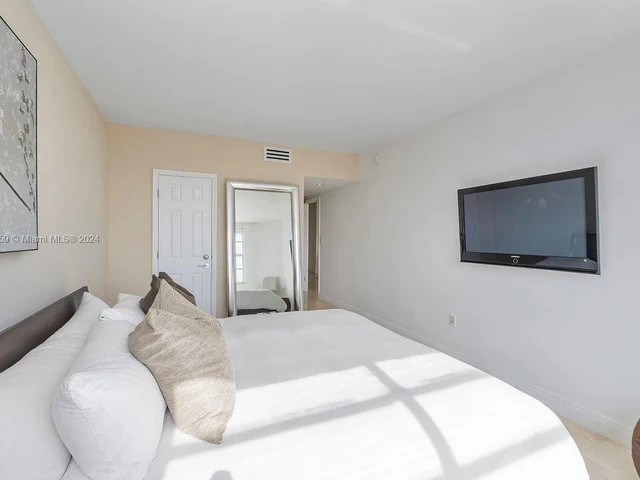 1985 S Ocean Dr # 19A, Hallandale Beach FL 33009