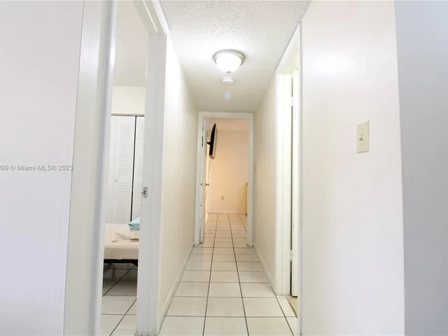 556 NW 114th Ave # 201, Sweetwater FL 33172