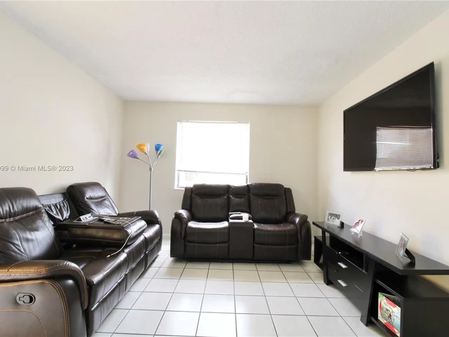 556 NW 114th Ave # 201, Sweetwater FL 33172