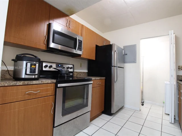 556 NW 114th Ave # 201, Sweetwater FL 33172