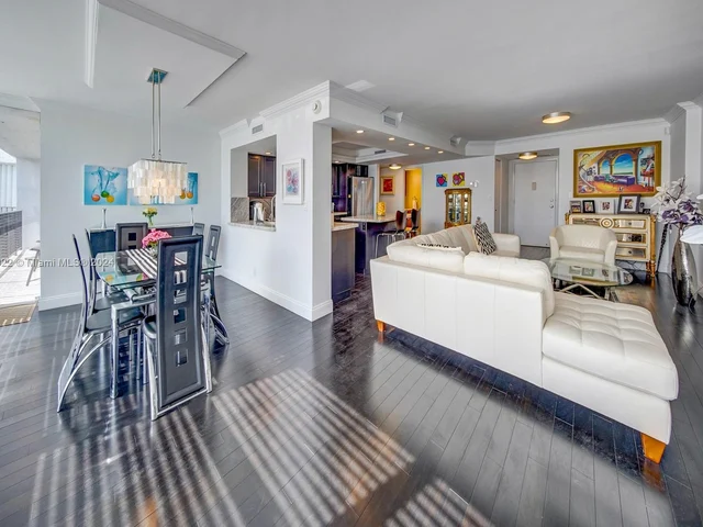 800 Parkview Dr # 1014, Hallandale Beach FL 33009