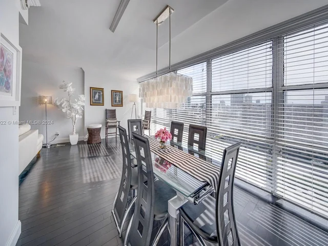 800 Parkview Dr # 1014, Hallandale Beach FL 33009