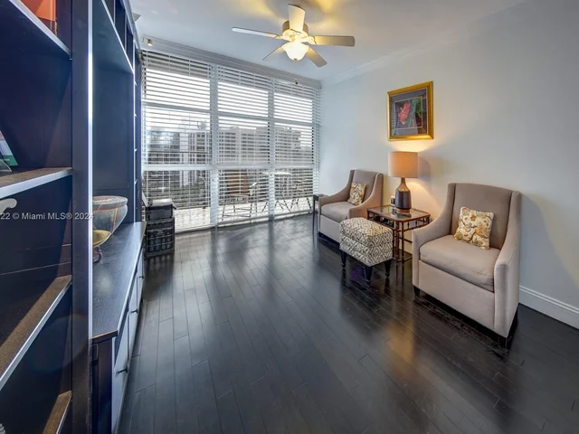 800 Parkview Dr # 1014, Hallandale Beach FL 33009