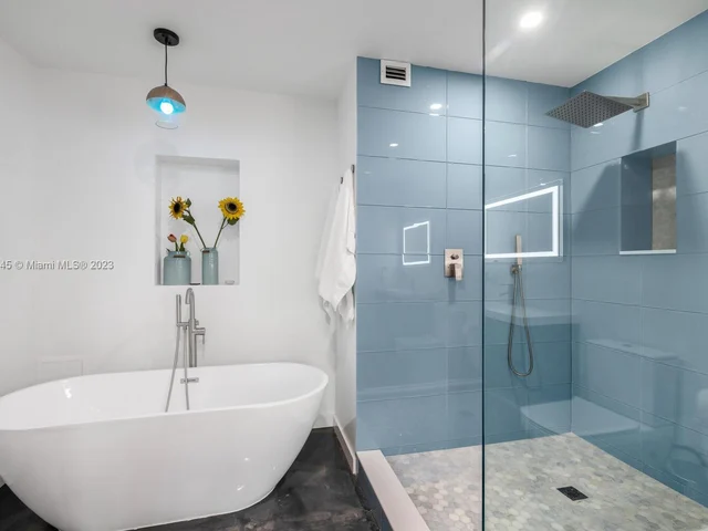 11111 Biscayne Blv # 1F, Miami FL 33181