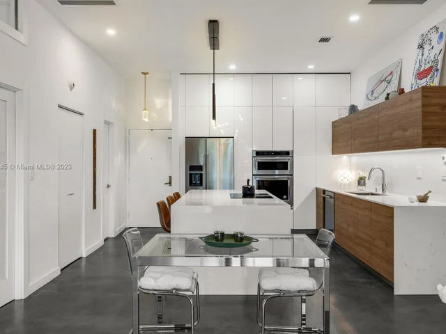 11111 Biscayne Blv # 1F, Miami FL 33181