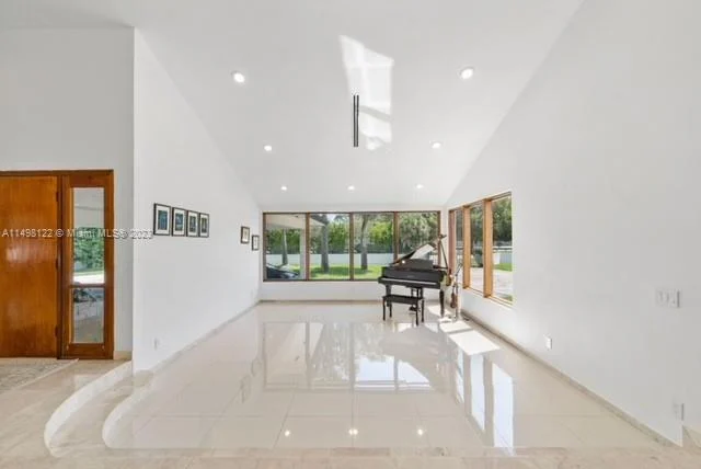 7720 SW 77th Ave, Miami FL 33143