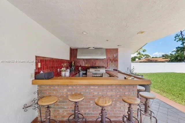 7720 SW 77th Ave, Miami FL 33143