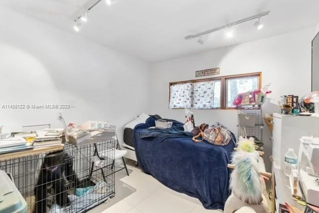 7720 SW 77th Ave, Miami FL 33143