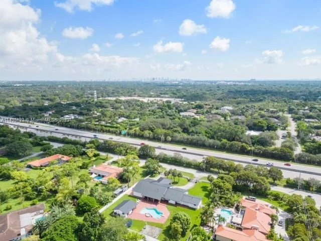 7720 SW 77th Ave, Miami FL 33143