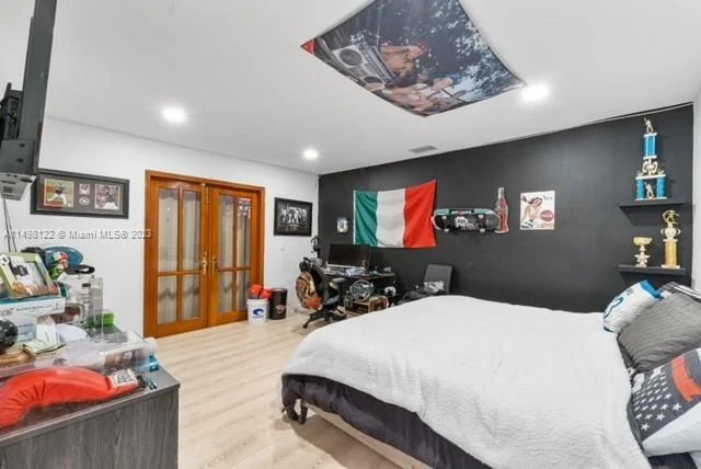 7720 SW 77th Ave, Miami FL 33143