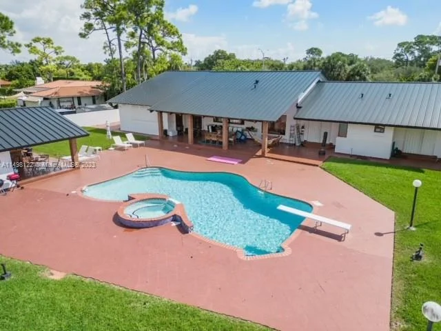 7720 SW 77th Ave, Miami FL 33143