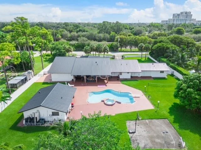 7720 SW 77th Ave, Miami FL 33143