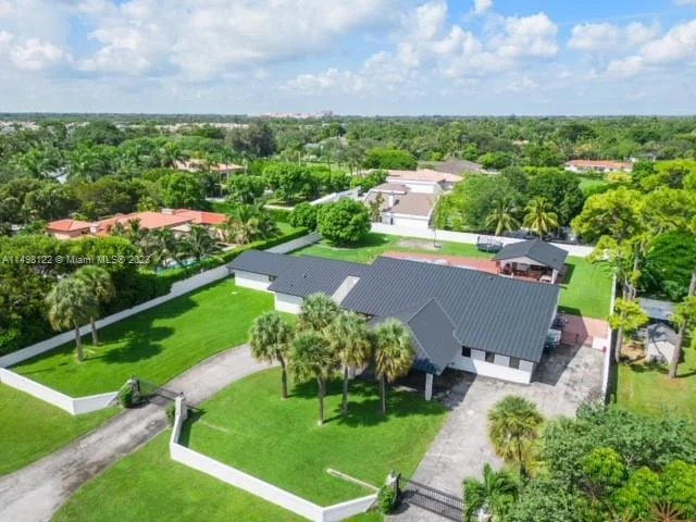 7720 SW 77th Ave, Miami FL 33143