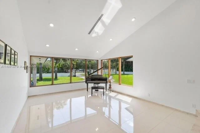 7720 SW 77th Ave, Miami FL 33143