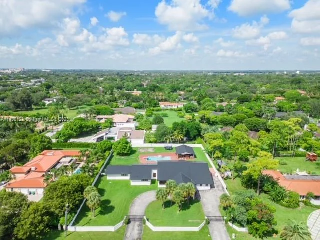 7720 SW 77th Ave, Miami FL 33143