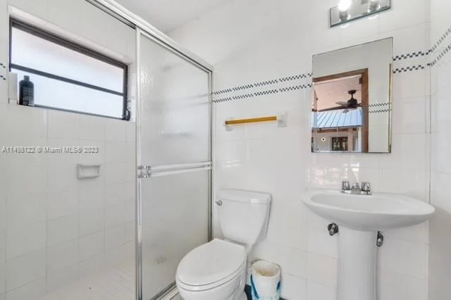 7720 SW 77th Ave, Miami FL 33143