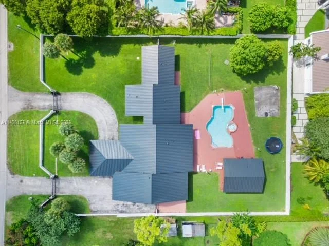 7720 SW 77th Ave, Miami FL 33143