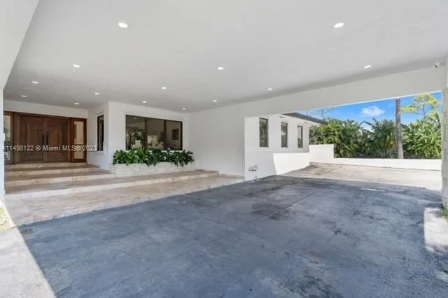 7720 SW 77th Ave, Miami FL 33143