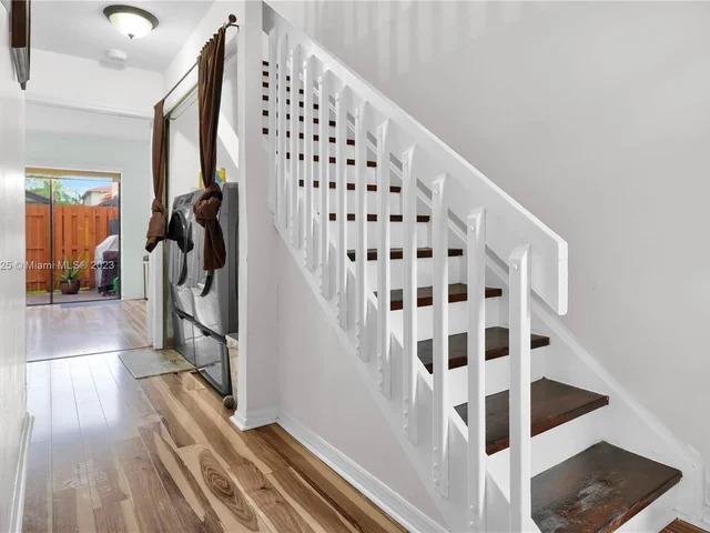 9846 Hammocks Blvd # 105, Miami FL 33196