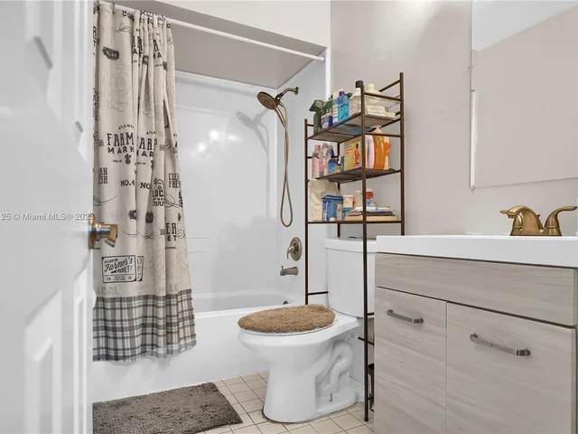 9846 Hammocks Blvd # 105, Miami FL 33196