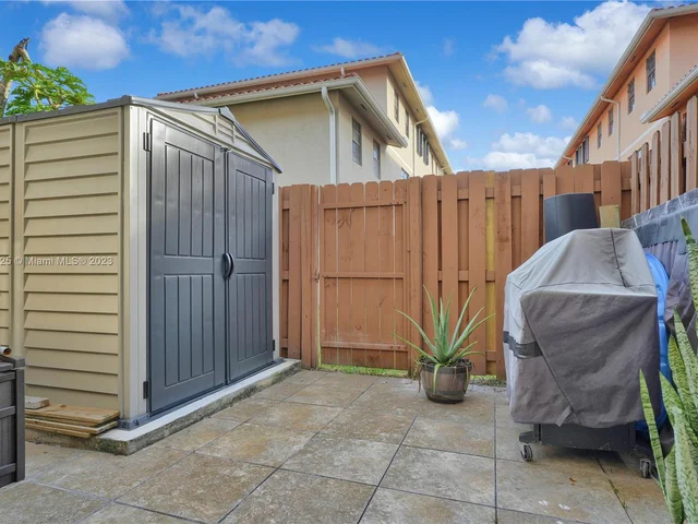 9846 Hammocks Blvd # 105, Miami FL 33196