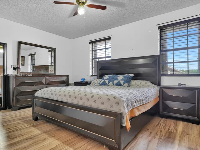 9846 Hammocks Blvd # 105, Miami FL 33196