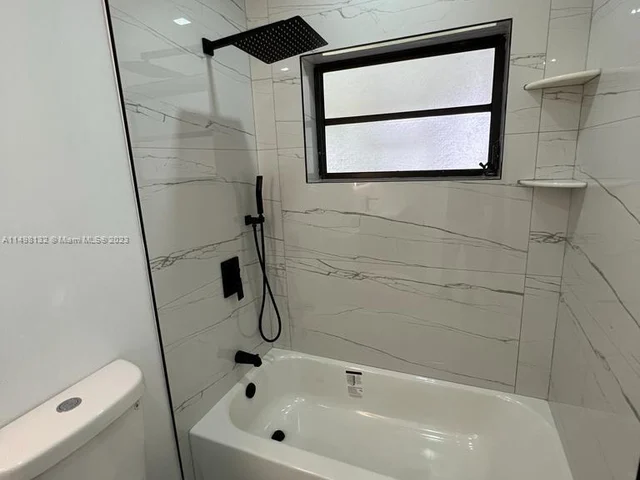 5840 SW 14th St, Plantation FL 33317