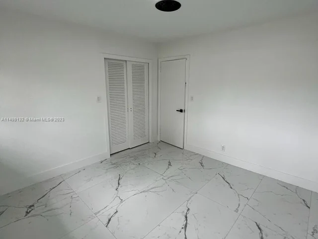 5840 SW 14th St, Plantation FL 33317