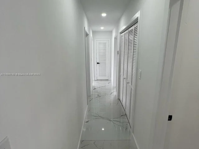 5840 SW 14th St, Plantation FL 33317