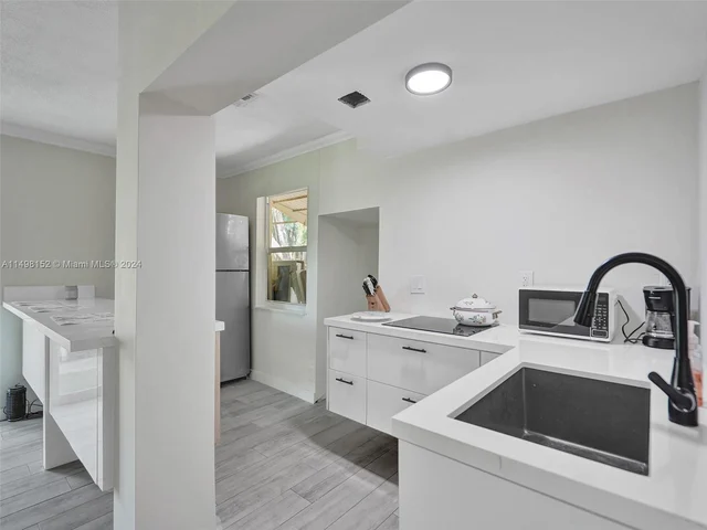 1664 SW 28th Ave, Fort Lauderdale FL 33312