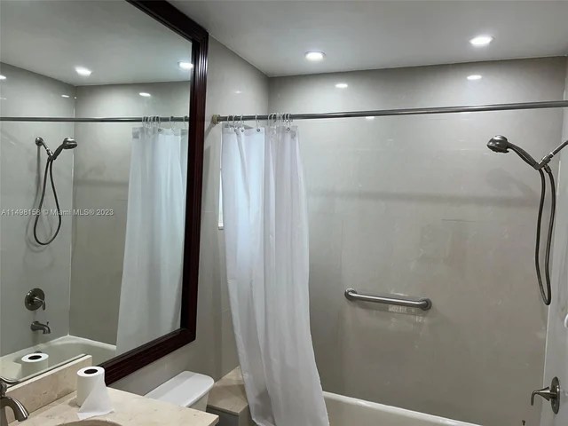 13728 SW 157th Ter, Miami FL 33177