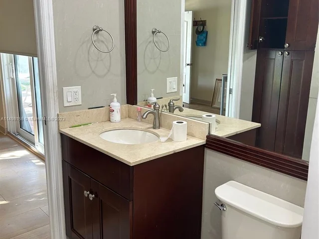 13728 SW 157th Ter, Miami FL 33177