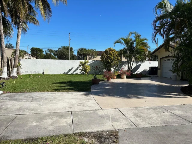 13728 SW 157th Ter, Miami FL 33177