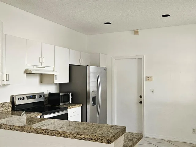 3619 San Simeon Cir, Weston FL 33331