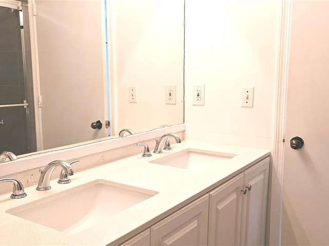 3619 San Simeon Cir, Weston FL 33331