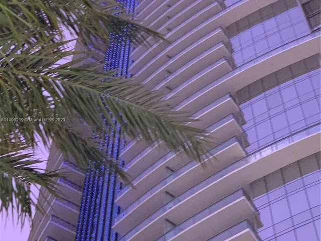 851 NE 1st Ave # 2107, Miami FL 33132