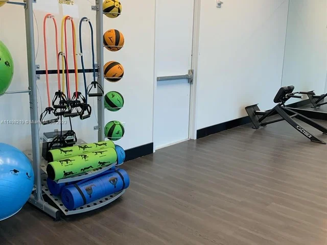 851 NE 1st Ave # 2107, Miami FL 33132