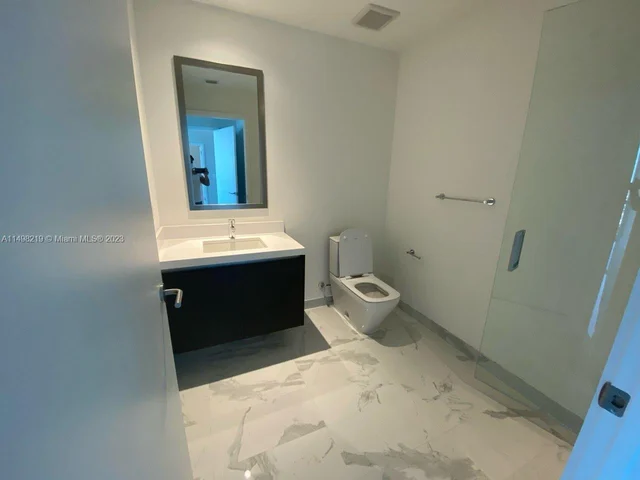 851 NE 1st Ave # 2107, Miami FL 33132