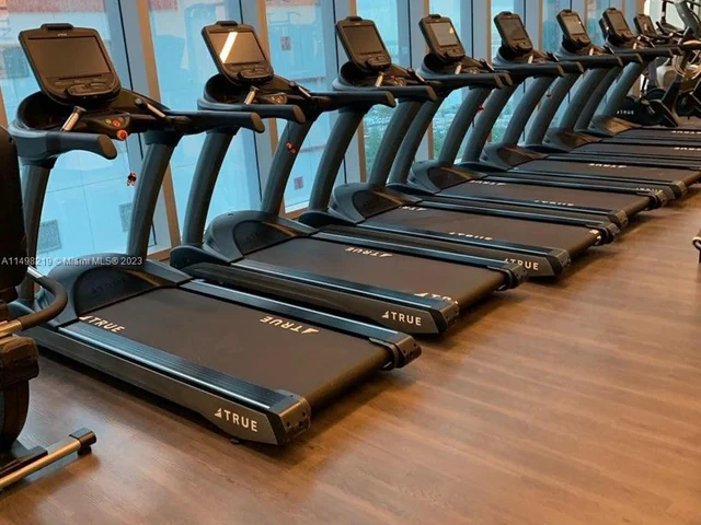 851 NE 1st Ave # 2107, Miami FL 33132