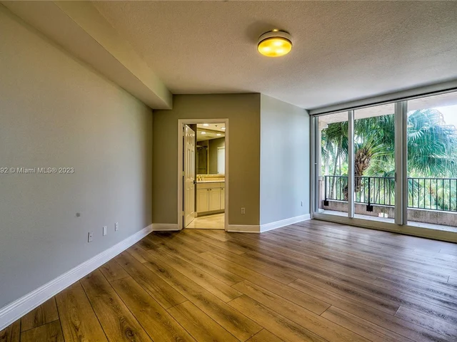 13611 Deering Bay Dr # 301, Coral Gables FL 33158