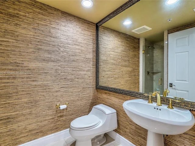 13611 Deering Bay Dr # 301, Coral Gables FL 33158