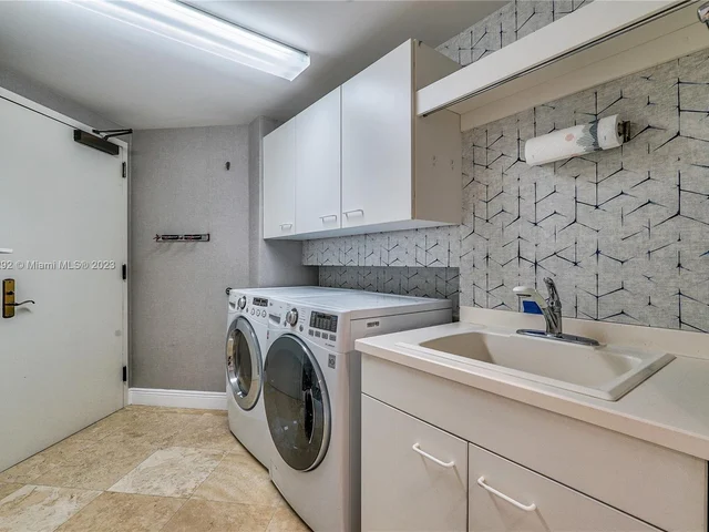 13611 Deering Bay Dr # 301, Coral Gables FL 33158