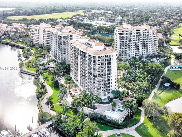 13611 Deering Bay Dr # 301, Coral Gables FL 33158