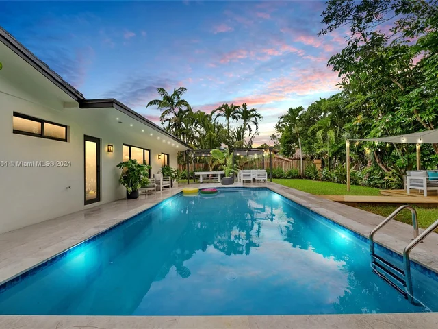 2231 SW 98th Ct, Miami FL 33165