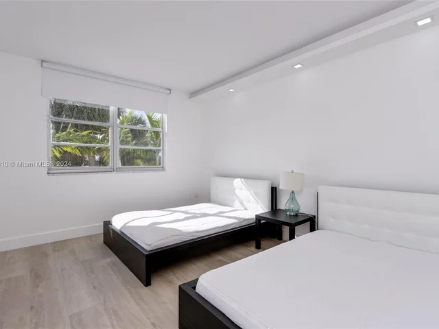 500 Bayview Dr # 230, Sunny Isles Beach FL 33160