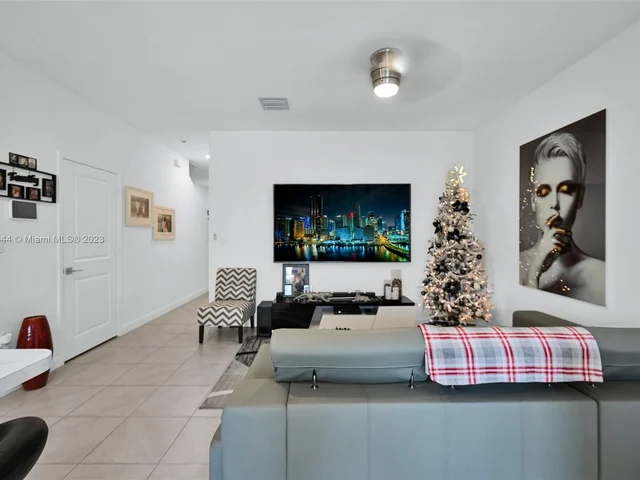 1127 SW 6th Ct # 1127, Florida City FL 33034