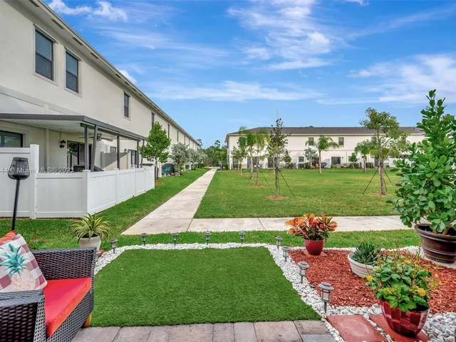 1127 SW 6th Ct # 1127, Florida City FL 33034