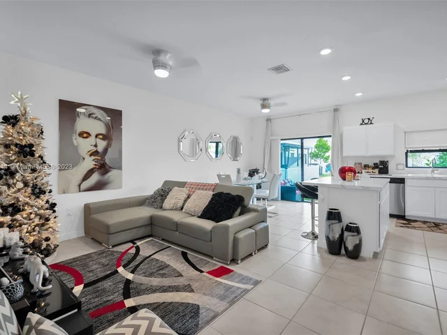 1127 SW 6th Ct # 1127, Florida City FL 33034