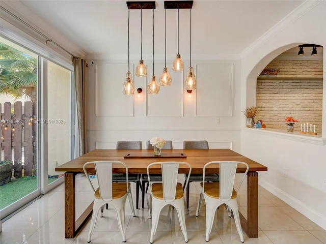 3123 NW 101st Pl, Doral FL 33172