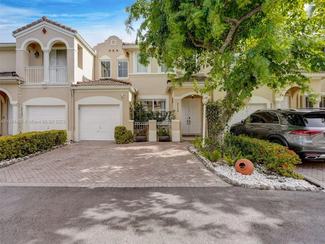 3123 NW 101st Pl, Doral FL 33172